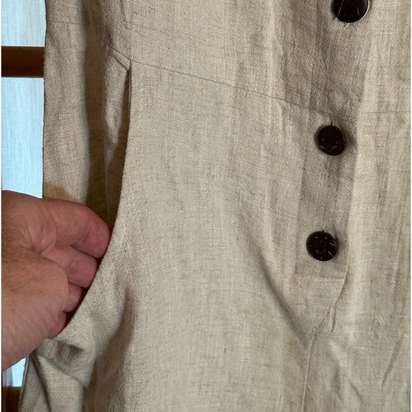 Adibosy V Neck Rayon Romper Side Pockets Cuffed Hem Coconut Buttons Size Small - Picture 4 of 9